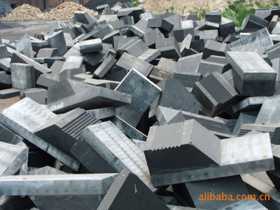 洛陽政航爐料 專業(yè)供應(yīng)重鈣粉、微硅粉、石墨粉及各類耐火材料